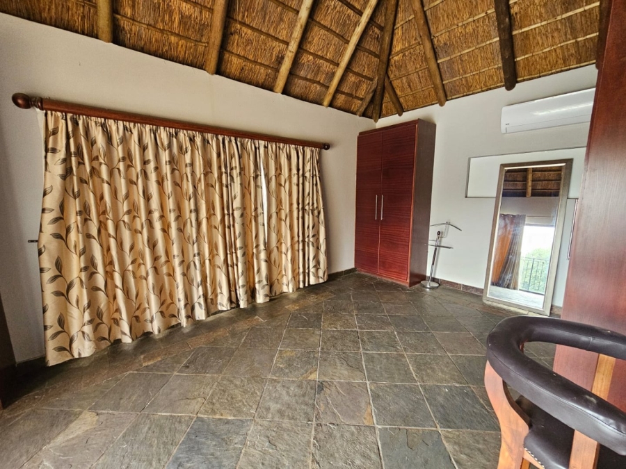 5 Bedroom Property for Sale in Boschenvaal River Front Lodges Free State